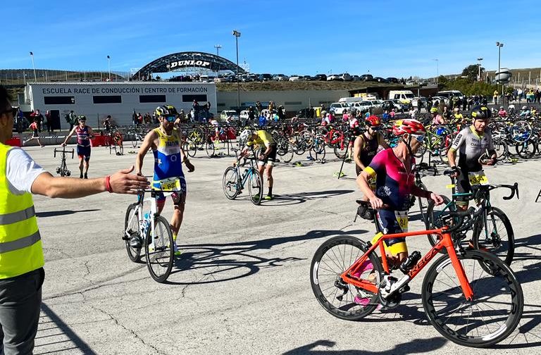 Los participantes, en el duatlón.