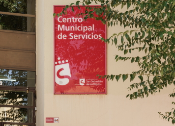 Edificio del centro de los Servicios Municipales de Sanse.