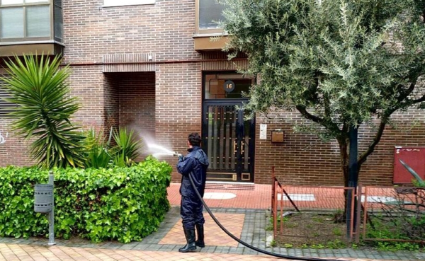 Imagen Limpieza y desinfección integral de las fachadas de Sanse en la lucha contra el Coronavirus