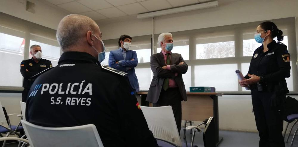 Polica local San Sebastian de los reyes salva vida desfibrilador