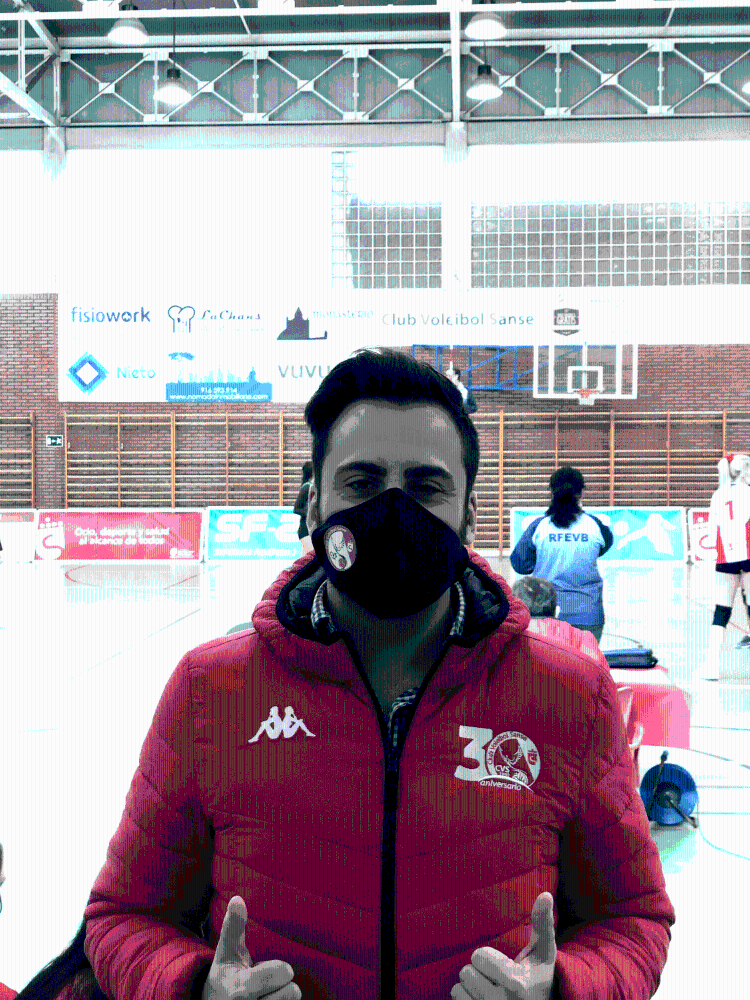 Pedro Gironés, en un entrenamiento del CV Voley.