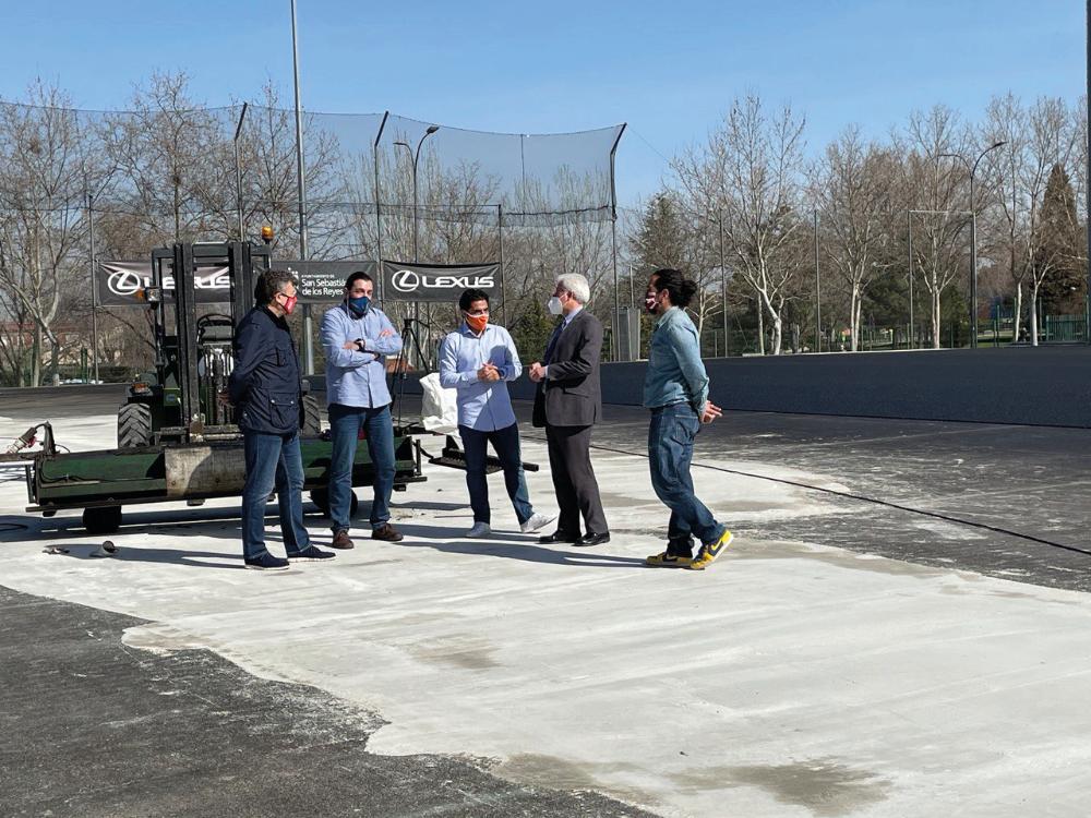 El alcalde y el vicealcalde, en la obra de reinstalación de una pista de entrenamiento