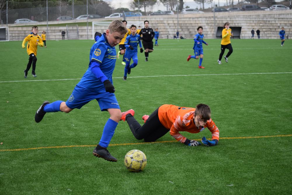 Imagen El Juventud Sanse y los canteranos de la UD Sanse estrenan el nuevo césped artificial en sus respectivos campos