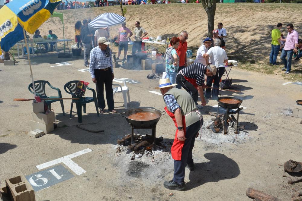 Imagen Inscripciones para los concursos de Calderetas, Migas y Repostería de las Fiestas del 2 de Mayo