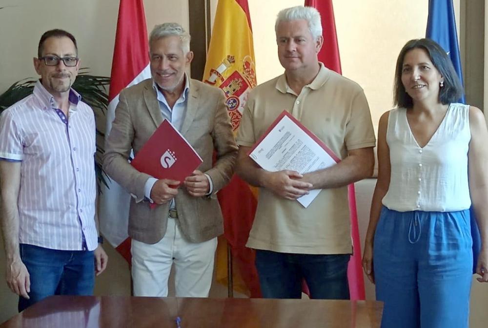 Imagen El Ayuntamiento y Radio Televisión Española se comprometen a impulsar el Premio Internacional de Poesía `José Hierro´ en el centenario del nacimiento del poeta