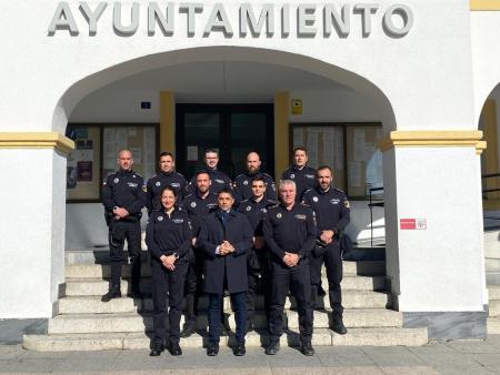 Imagen Nueve oficiales de la Policía Local toman posesión de sus cargos en el Ayuntamiento