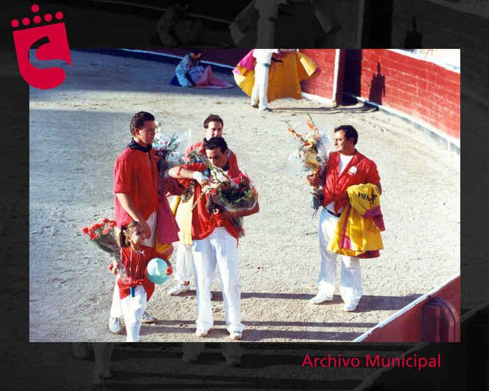 Imagen Cuadrilla de la Peña San Sebastián dando la vuelta al ruedo