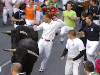 Imagen Los corredores cogieron asta en la calle Real.