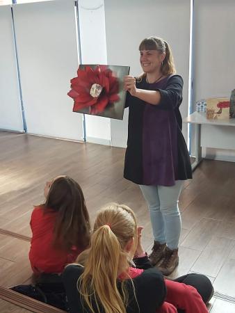 Día del cuento: Bárbara Riveira. 'Una colmena de cuentos'