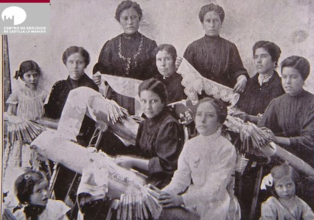 Charla: El encaje de bolillos ¿arte o manualidad?