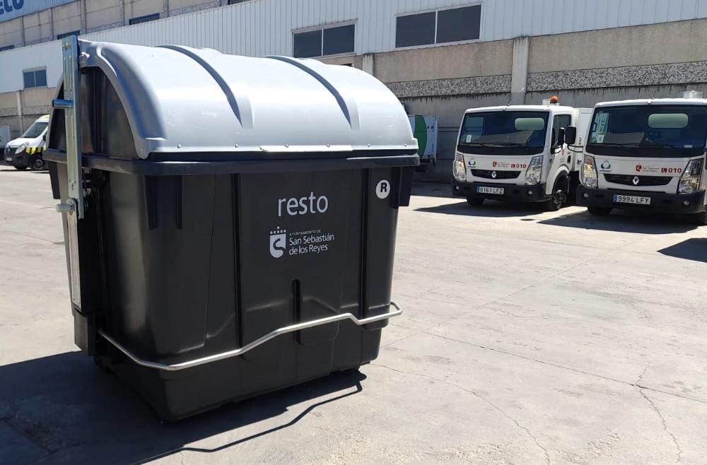 Imagen El Ayuntamiento invierte casi 150 mil euros en la sustitución de contenedores de residuos en diversos enclaves de la ciudad