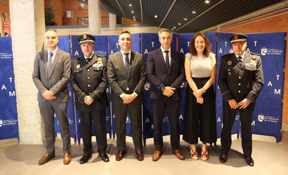 Imagen Homenaje a la entrega y sacrificio de la Policía Local en un acto con motivo del día de San Juan