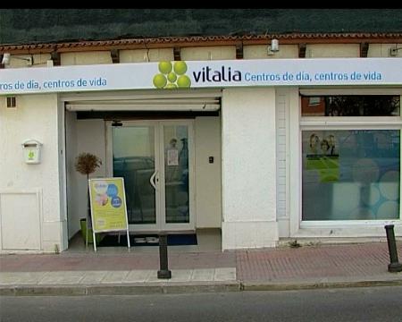 Imagen El Ayuntamiento y VITALIA con los mayores dependientes