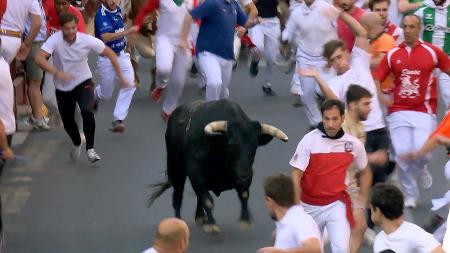 Imagen Vertiginoso tercer encierro en San Sebastián de los Reyes con reses de...