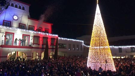 Imagen Bustamante enciende la Navidad y activa una agenda con más de 100 planes...