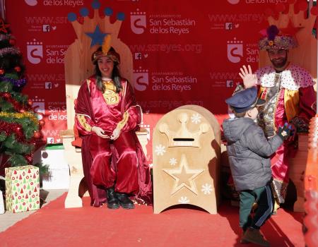 Imagen La Navidad se acerca a las aulas con la visita de los Carteros Reales