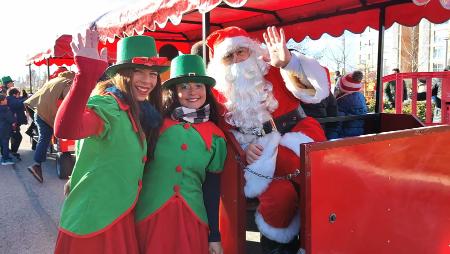 Imagen El tren de Papá Noel y los trucos del Mago Pinilla repartieron magia...