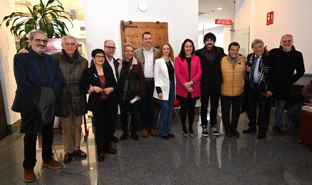 Imagen Amigos, familiares y compañeros de los medios de comunicación acuden al...